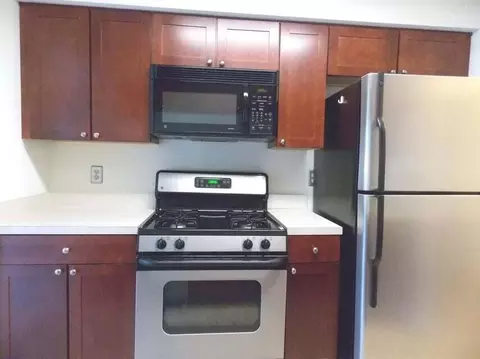 125 Fieldcrest St #102, Ann Arbor, MI 48103