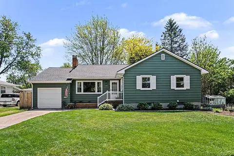 1112 Marion Ave, Grand Haven, MI 49417