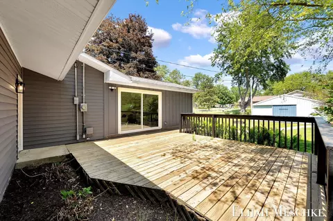 Exterior - 1239 103rd Ave, Plainwell, MI 49080 photo 5 of 9