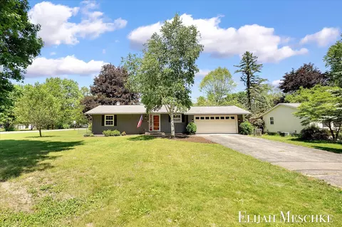 Exterior - 1239 103rd Ave, Plainwell, MI 49080 photo 2 of 9