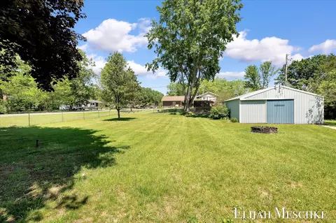 Exterior - 1239 103rd Ave, Plainwell, MI 49080 photo 7 of 9