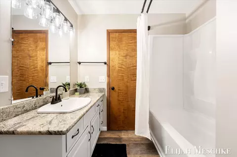 Bath - 1239 103rd Ave, Plainwell, MI 49080 photo 2 of 3