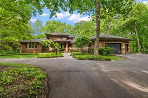 4166 Mystic Oak Ct NE, Grand Rapids, MI 49525