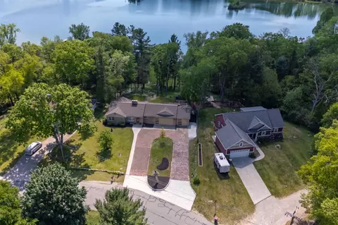 3311 Dorais Dr NE, Grand Rapids, MI 49525