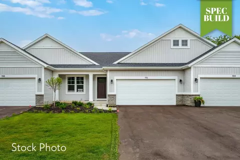 327 Round Hill Rd, Kalamazoo, MI 49009