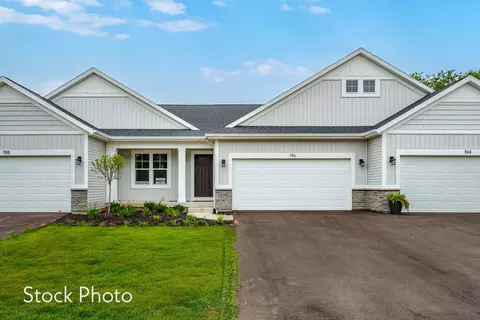 327 Round Hill Rd, Kalamazoo, MI 49009