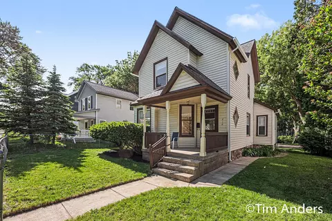 816 Innes St NE, Grand Rapids, MI 49503