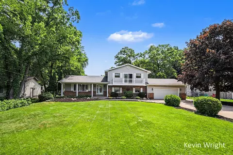 3734 Fern Hills Dr, Muskegon, MI 49444