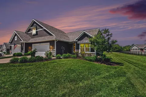 6549 Creekside View Dr SE #26, Grand Rapids, MI 49508