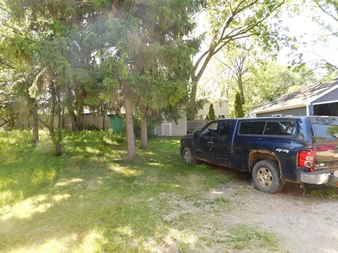 Exterior - 5929 Potter St, Haslett, MI 48840 photo 4 of 5
