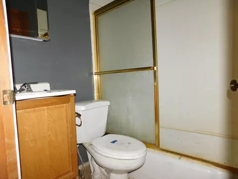 Bath - 5929 Potter St, Haslett, MI 48840 photo 1 of 1