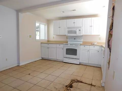 Kitchen - 5929 Potter St, Haslett, MI 48840 photo 1 of 2