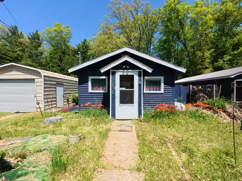 16920 6th St, Wellston, MI 49689