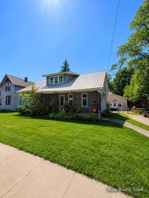 111 W Broadway St, Scottville, MI 49454