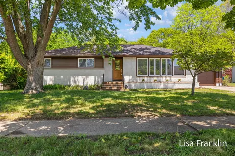 1007 Orchard Ave, Grand Haven, MI 49417