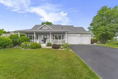 2649 Club Ct, Traverse City, MI 49685