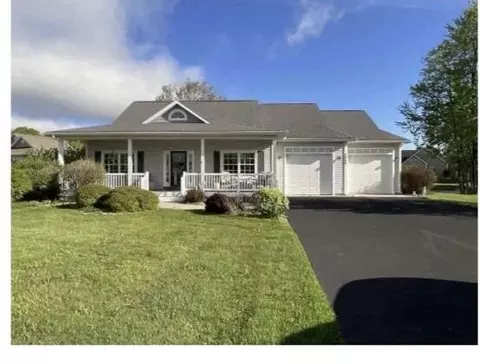 2649 Club Ct, Traverse City, MI 49685