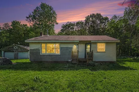 1075 33rd St, Allegan, MI 49010