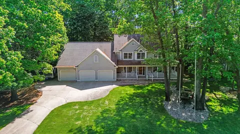 13784 Hofma Dr, Grand Haven, MI 49417