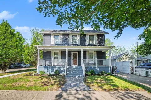 416 Center St, South Haven, MI 49090