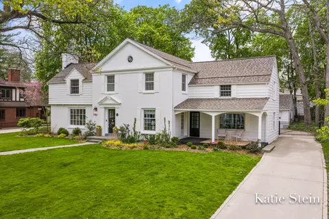 833 Gladstone Dr SE, Grand Rapids, MI 49506