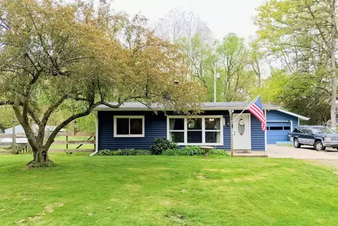 6921 N 37th St, Richland, MI 49083