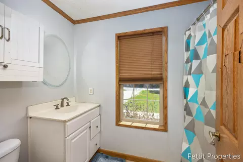 Bath - 2481 Bauer Rd, Jenison, MI 49428 photo 1 of 2