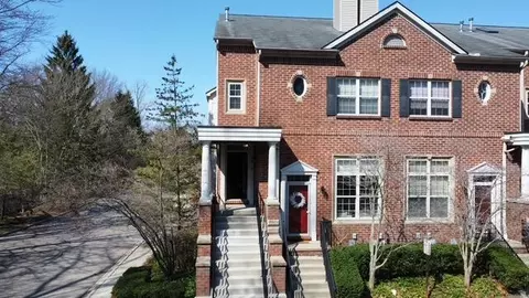 16874 Farmington Rd, Livonia, MI 48154