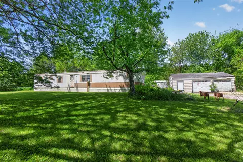 7868 Dixon Rd, Jackson, MI 49201