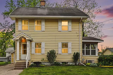 605 Colfax St, Jackson, MI 49203