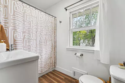 Bath - 605 Colfax St, Jackson, MI 49203 photo 2 of 2