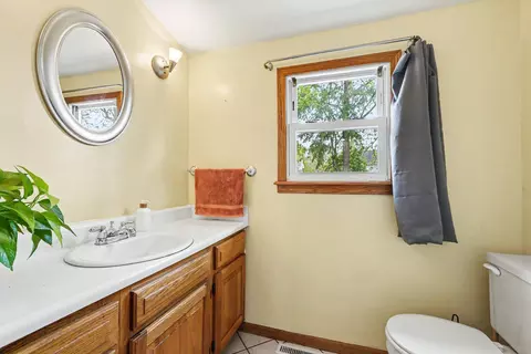 Bath - 605 Colfax St, Jackson, MI 49203 photo 1 of 2