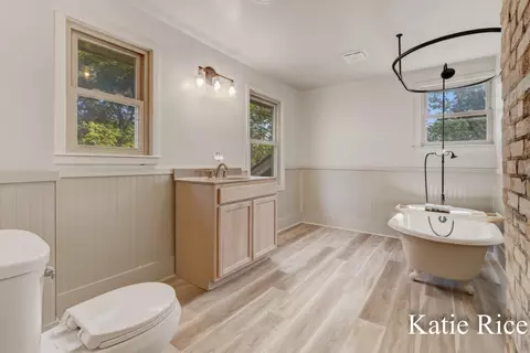 Bath - 220 Elliott St, Whitehall, MI 49461 photo 4 of 5