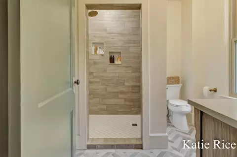 Bath - 220 Elliott St, Whitehall, MI 49461 photo 1 of 5