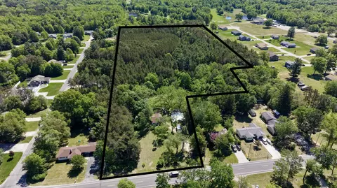 4404 S Sheridan Dr, Muskegon, MI 49444