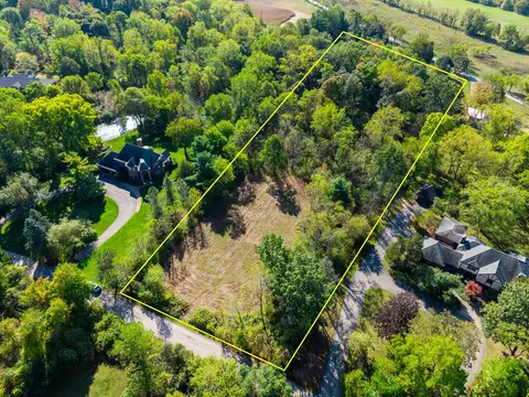 244 Barton Shore Dr, Ann Arbor, MI 48105
