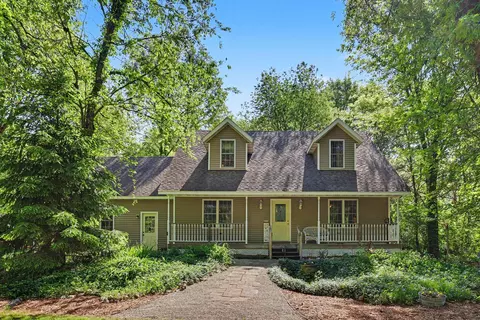 5767 Miranda Dr, Greenville, MI 48838