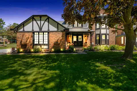 3394 Edmunton Dr, Rochester Hills, MI 48306