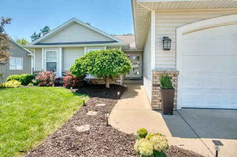 9625 Scotsmoor Dr, Caledonia, MI 49316