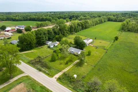721 Clarendon Rd, Quincy, MI 49082