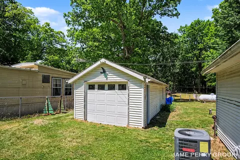 Exterior - 940 S Woodruff Dr S, Stanton, MI 48888 photo 7 of 8
