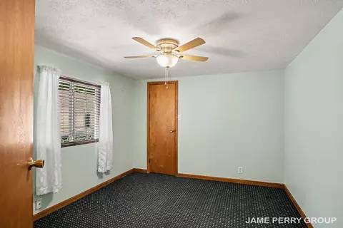 Bedroom - 940 S Woodruff Dr S, Stanton, MI 48888 photo 3 of 4