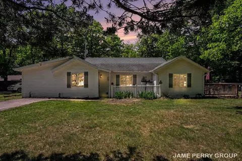 Exterior - 940 S Woodruff Dr S, Stanton, MI 48888 photo 2 of 8