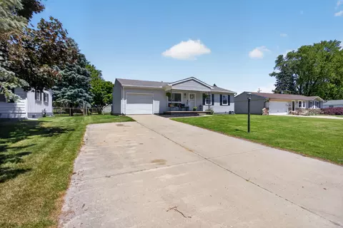 Exterior - 5650 Poplar Dr, Jackson, MI 49201 photo 3 of 16