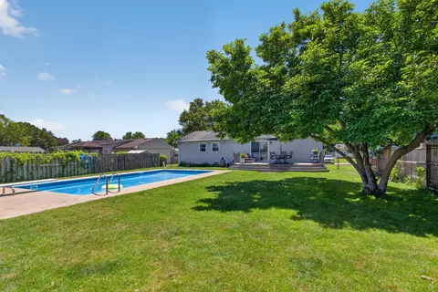 Exterior - 5650 Poplar Dr, Jackson, MI 49201 photo 15 of 16