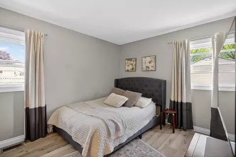 Bedroom - 5650 Poplar Dr, Jackson, MI 49201 photo 4 of 6