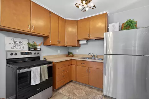 Kitchen - 5650 Poplar Dr, Jackson, MI 49201 photo 1 of 2