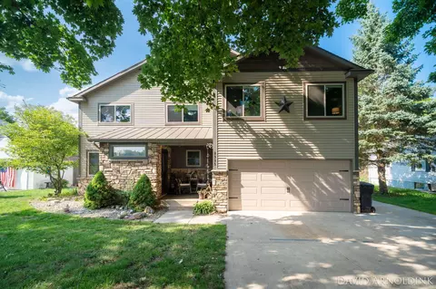 2325 Riley Ct, Hudsonville, MI 49426