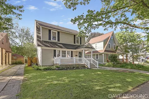 1134 Hoyt St SE, Grand Rapids, MI 49507