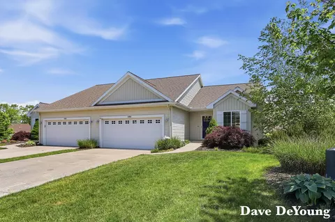 3366 Thornberry Ct, Zeeland, MI 49464